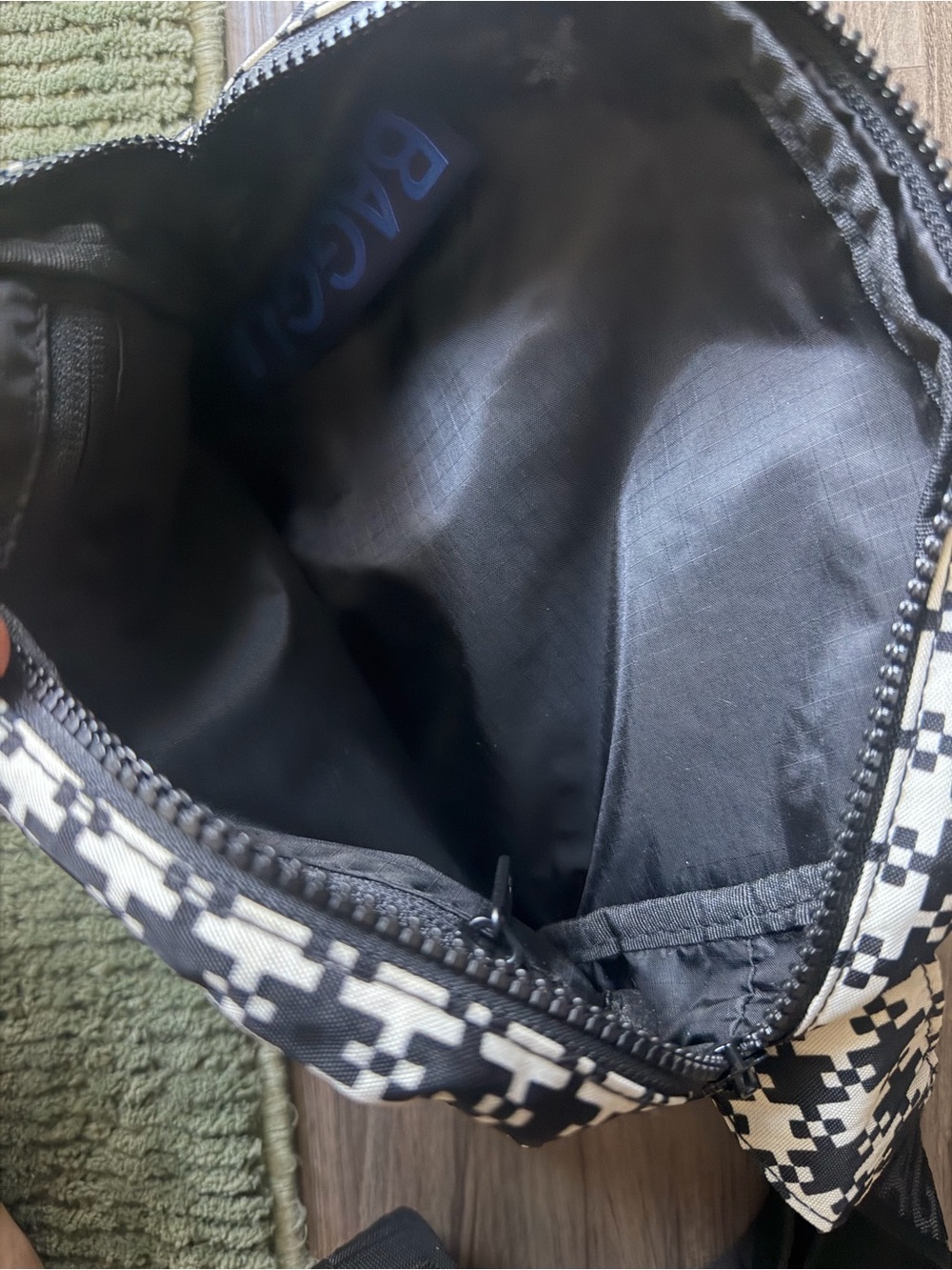 BAGGU fannypack - Picture 4 of 4